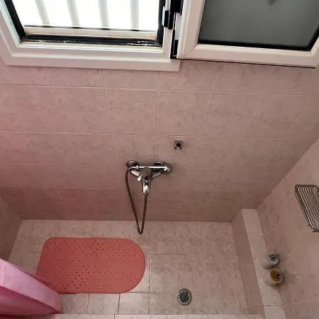 Casa Blanca * Pírgos Dhiroú