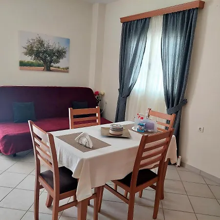 Casa Blanca Pírgos Dhiroú